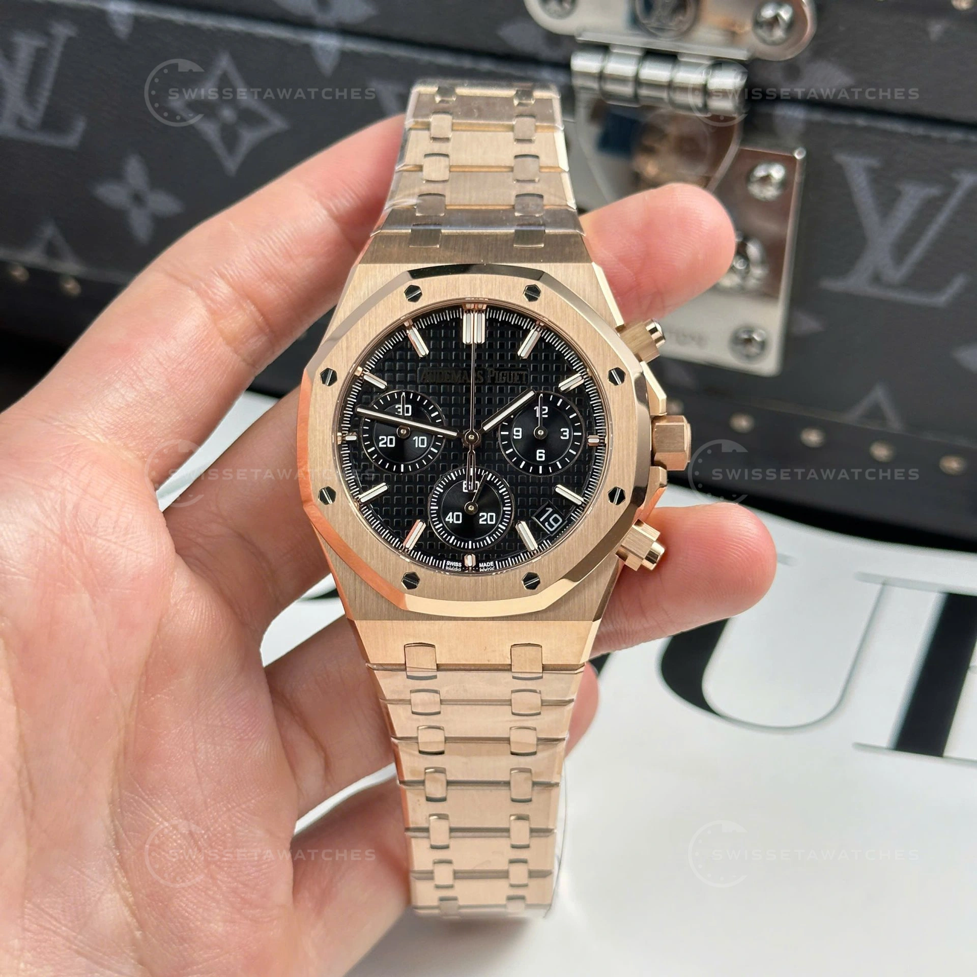 Audemars-Piguet-Royal-Oak-26240-Replica eta-APS-41mm-eta-saat (7)