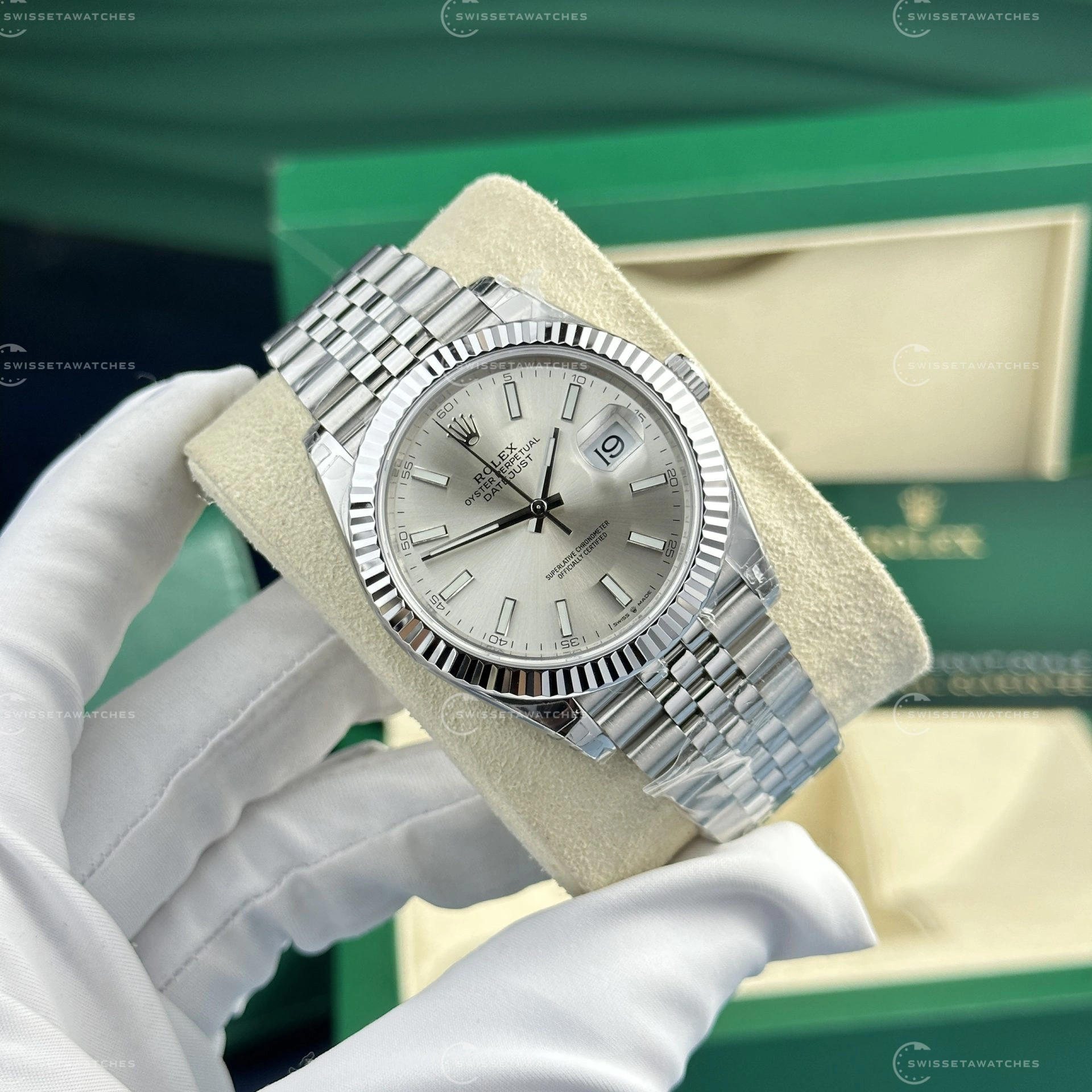 Rolex-126334-DateJust-41mm-gümüş-kadran-eta-saat (4)