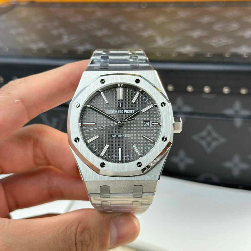 Audemars-Piguet-Royal-Oak-15400ST-Gri-Dial-eta-saat-clone-saat