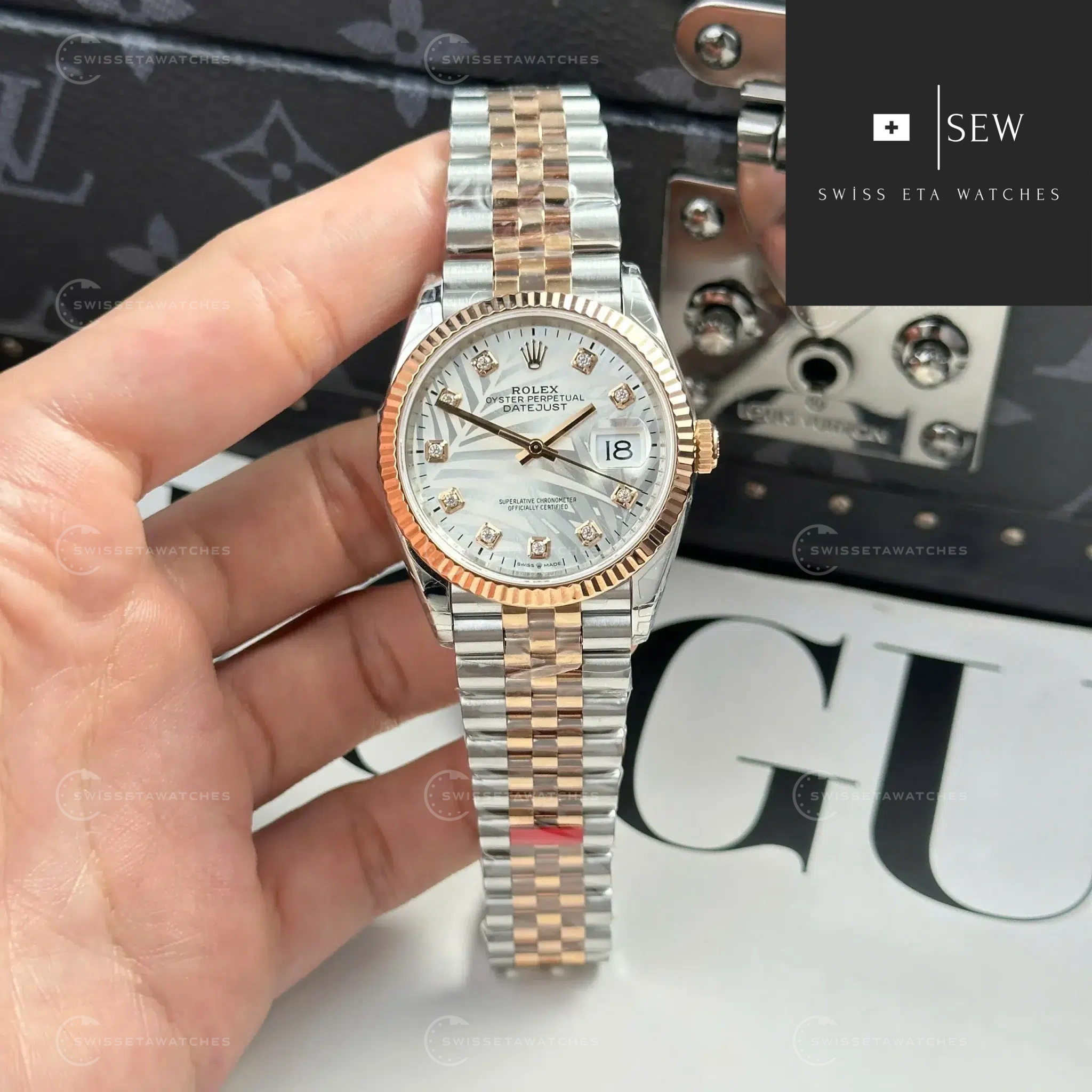 Rolex-Datejust-126231-Two-Tone-Rose-Gold-Silver-Palm-Motif-Diamond-Dial-Jubilee-Bracelet (5)