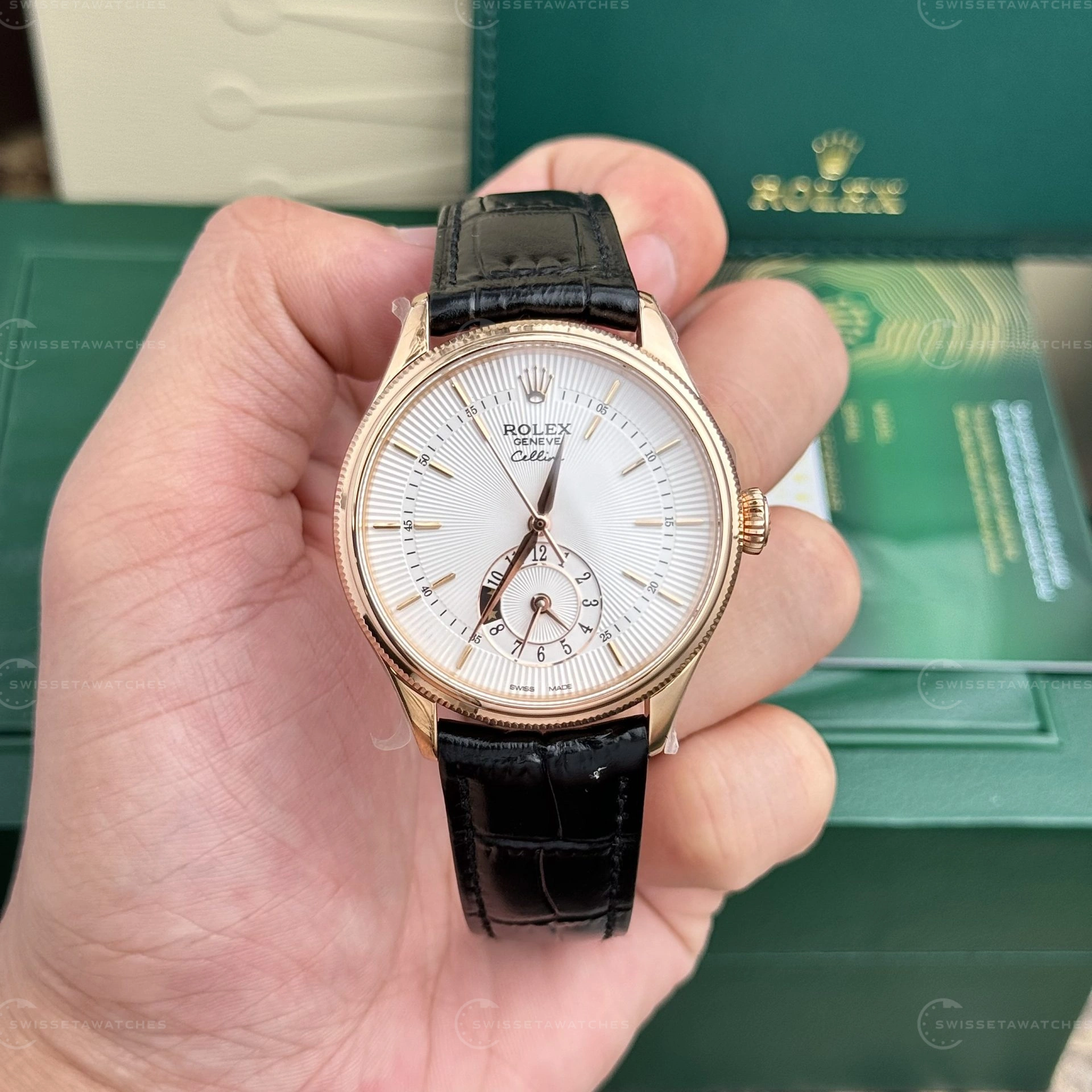 Rolex Replica Watch Cellini 50525 39mm Beyaz Kadran Rose Gold Kasa Siyah Deri Kayış Super Clone (3)