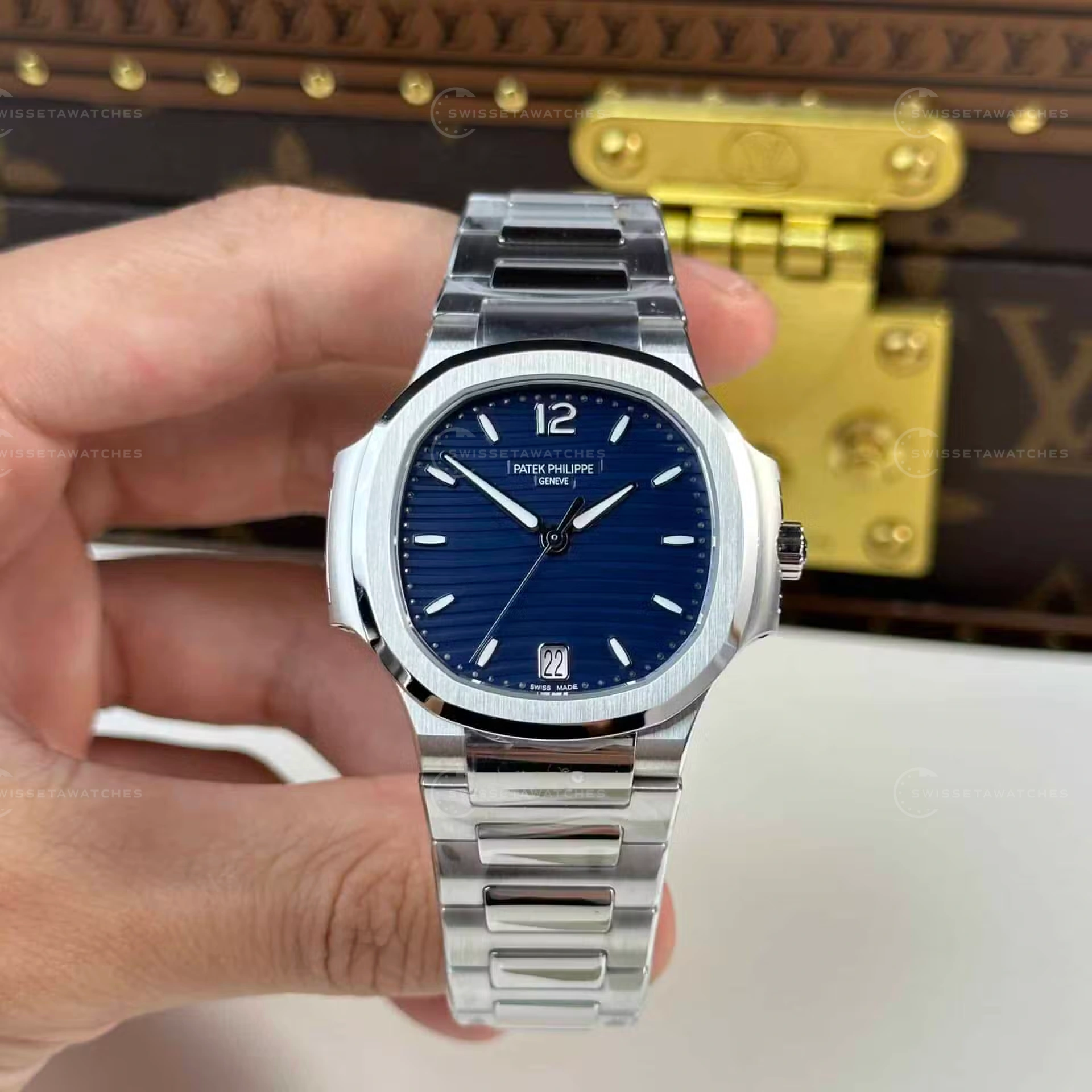 patek-philippe-nautilus-7118-1a-001-blue-dial-best-replica-35-2mm (1)