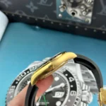 Rolex Daytona 126518LN clone saat – turkuaz kadranlı, 40mm altın kasa, THB üretimi, siyah Oysterflex kayışlı üst düzey replika model.